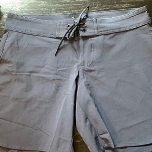 Carve Designs Navy Board Shorts - size 6 NWOT